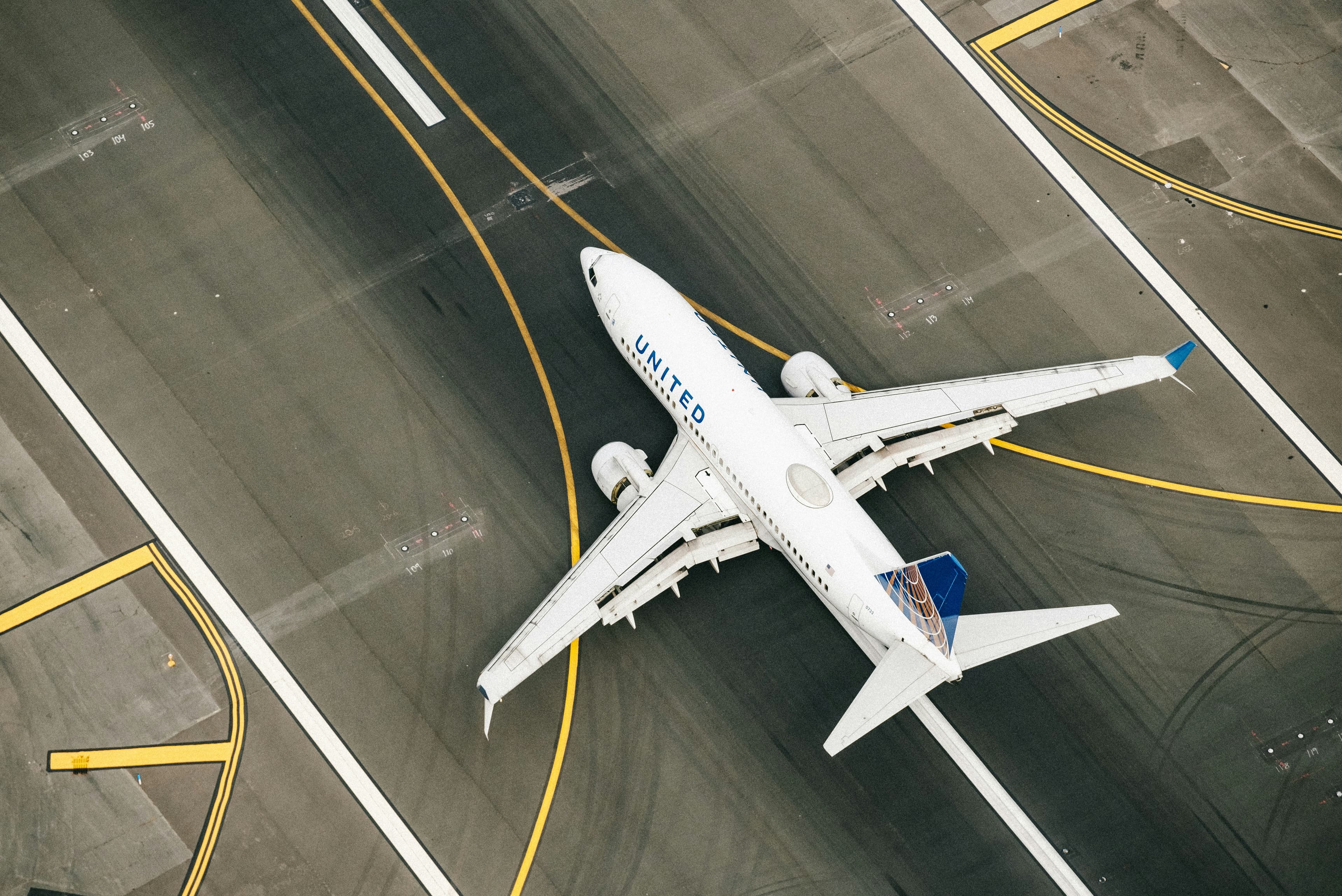 Airplane in flight — Transport & Aviation practice
